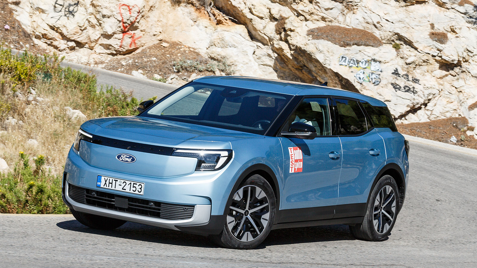 Το Ford Explorer του τεστ που πραγματοποιήσαμε εφοδιάζεται με ηλεκτροκινητήρα 286 ίππων και μπαταρία των 77 kWh, με την κίνηση να περνά στους πίσω τρο