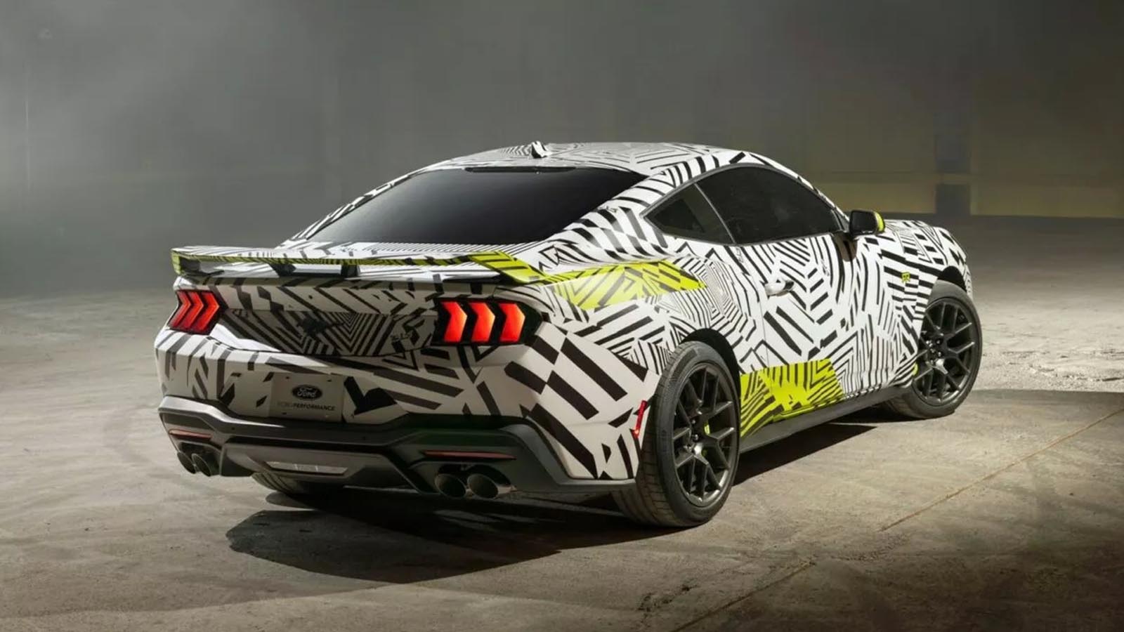 Η νέα τετρακύλινδρη Ford Mustang RTR θυμίζει τη Dark Horse