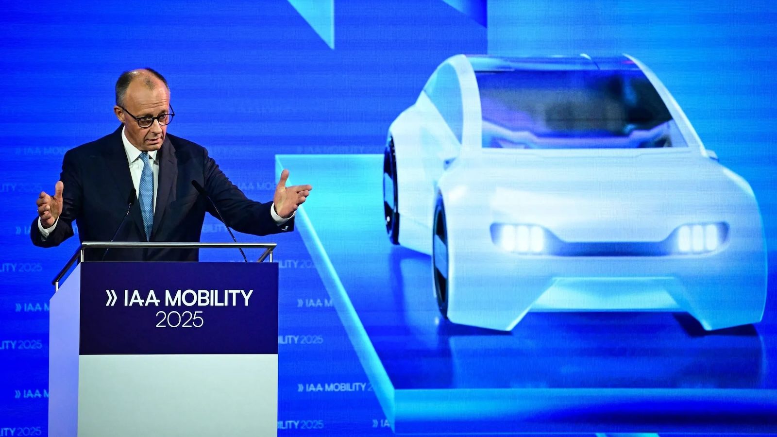 Γερμανία: Ο Φρίντριχ Μέρτς ζητά αναθεώρηση της απαγόρευσης θερμικών κινητήρων από το 2035