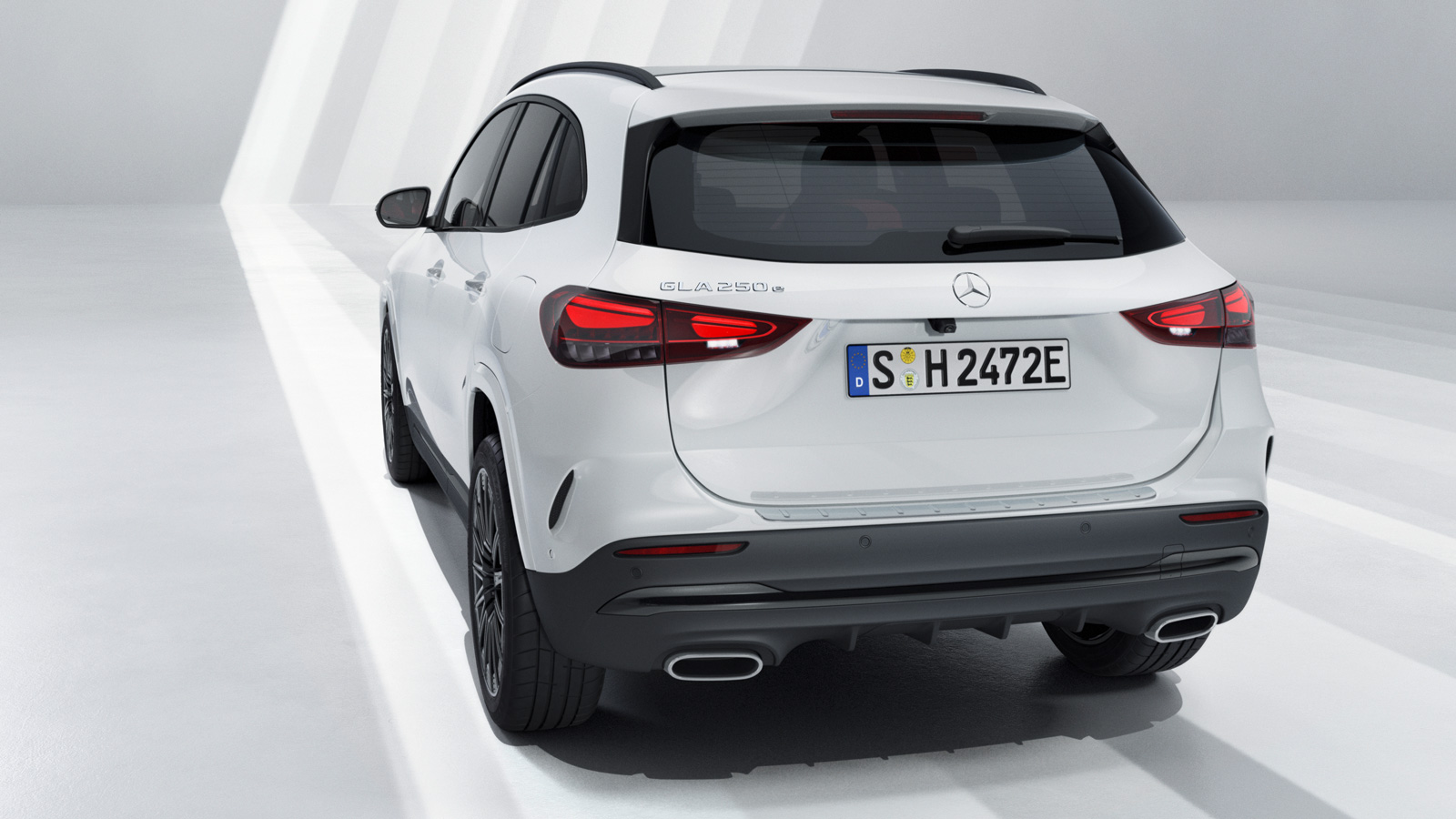 Με 136 ίππους, ο κινητήρας της Mercedes GLA 180 προσφέρει αντίστοιχες τιμές κατανάλωσης με το Q3, ενώ διακρίνεται για τα πολιτισμένα χαρακτηριστικά λε