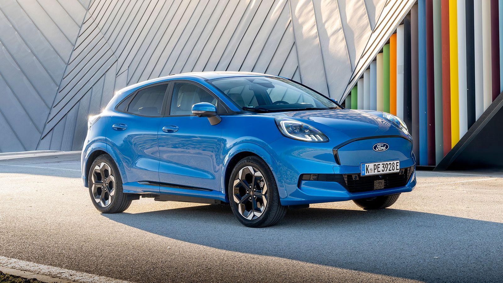 Στατική φωτογραφία μπροστινού μέρους Ford Puma Gen-E.