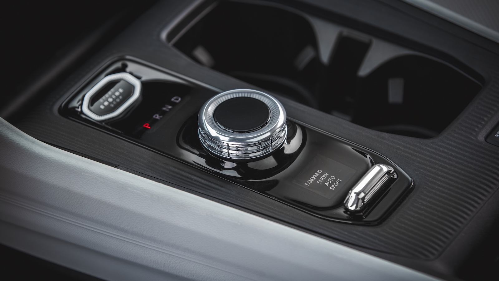Jeep Cherokee 2026: Επιστροφή με πολυτέλεια και υβριδική τετρακίνηση