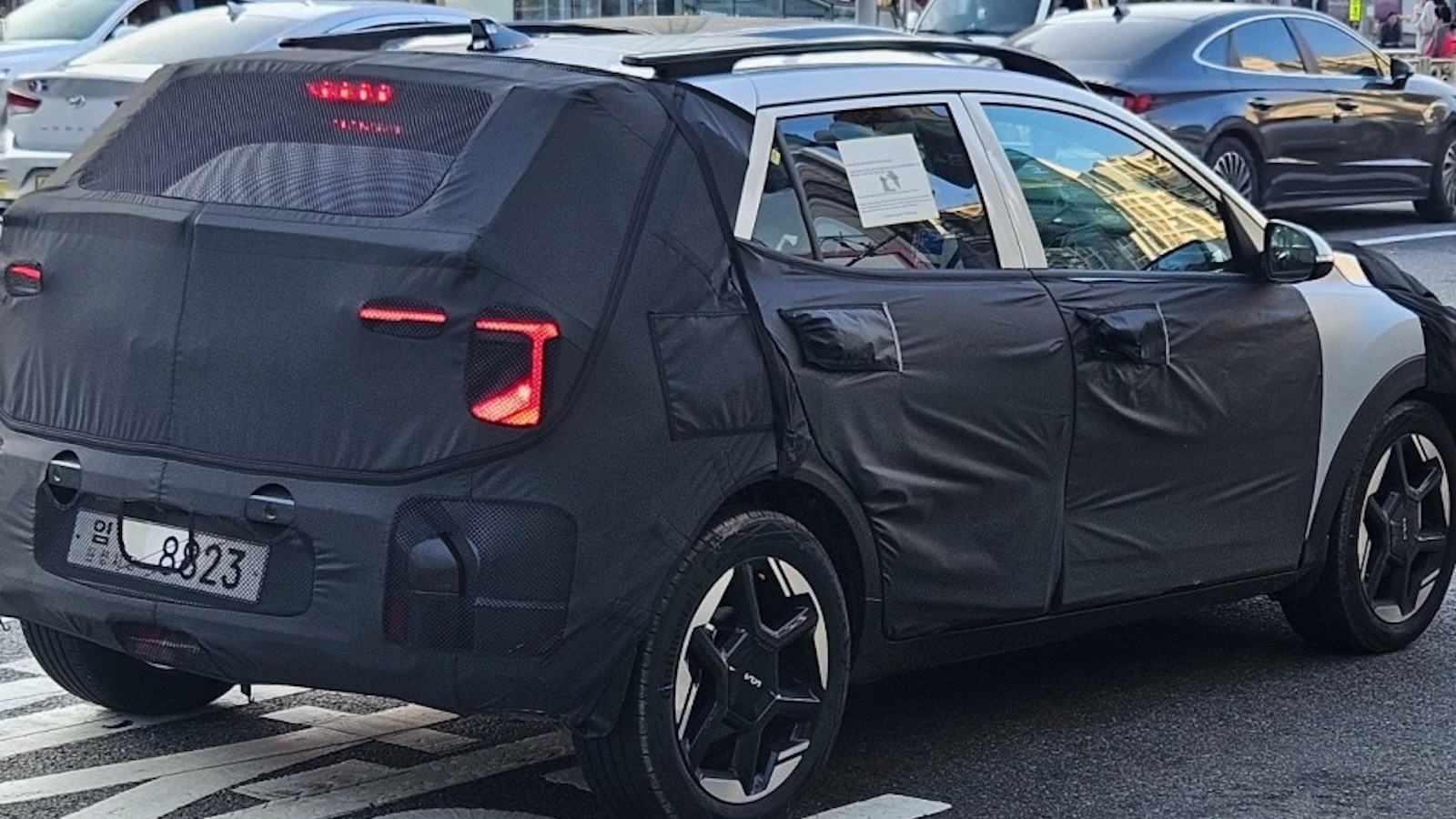 Kia Stonic 2026: Δοκιμάζεται στους δρόμους -Επιστροφή με ριζική αναβάθμιση