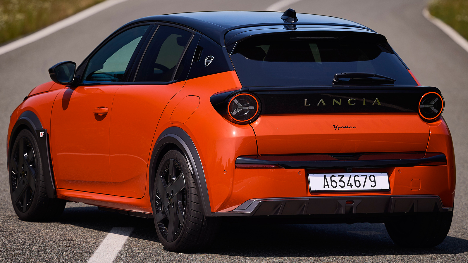 Δημόσιο ντεμπούτο για τις Lancia Ypsilon HF και HF Line