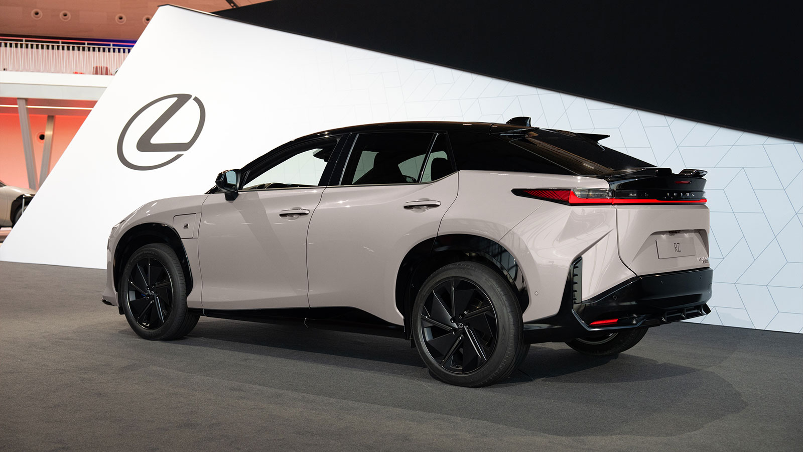 New Vs Old: Τo νέο Lexus RZ απέναντι στο προηγούμενο