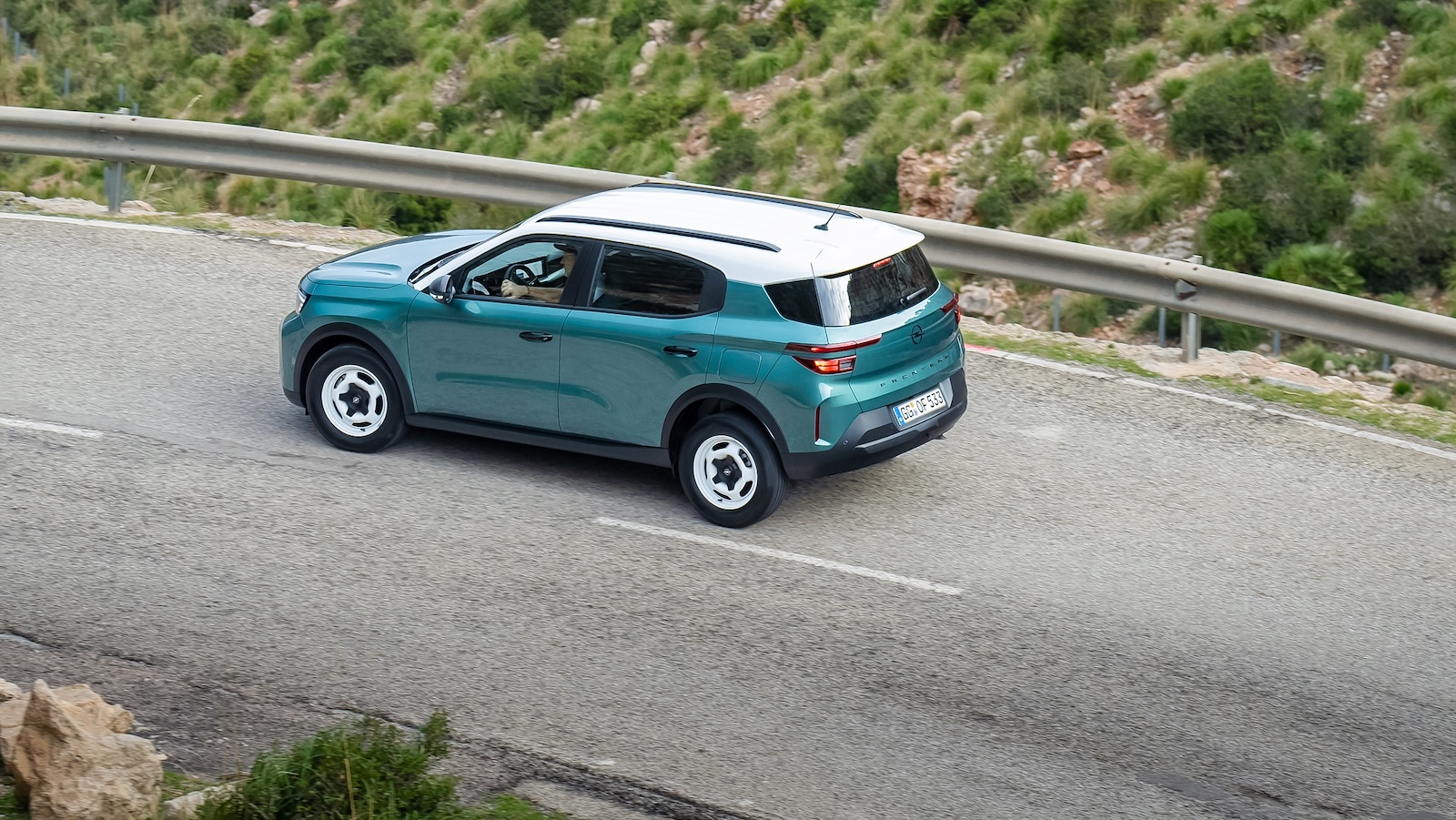 Opel Frontera: Το νέο SUV που πωλείται ως ηλεκτρικό και υβριδικό κάτω από €23.000