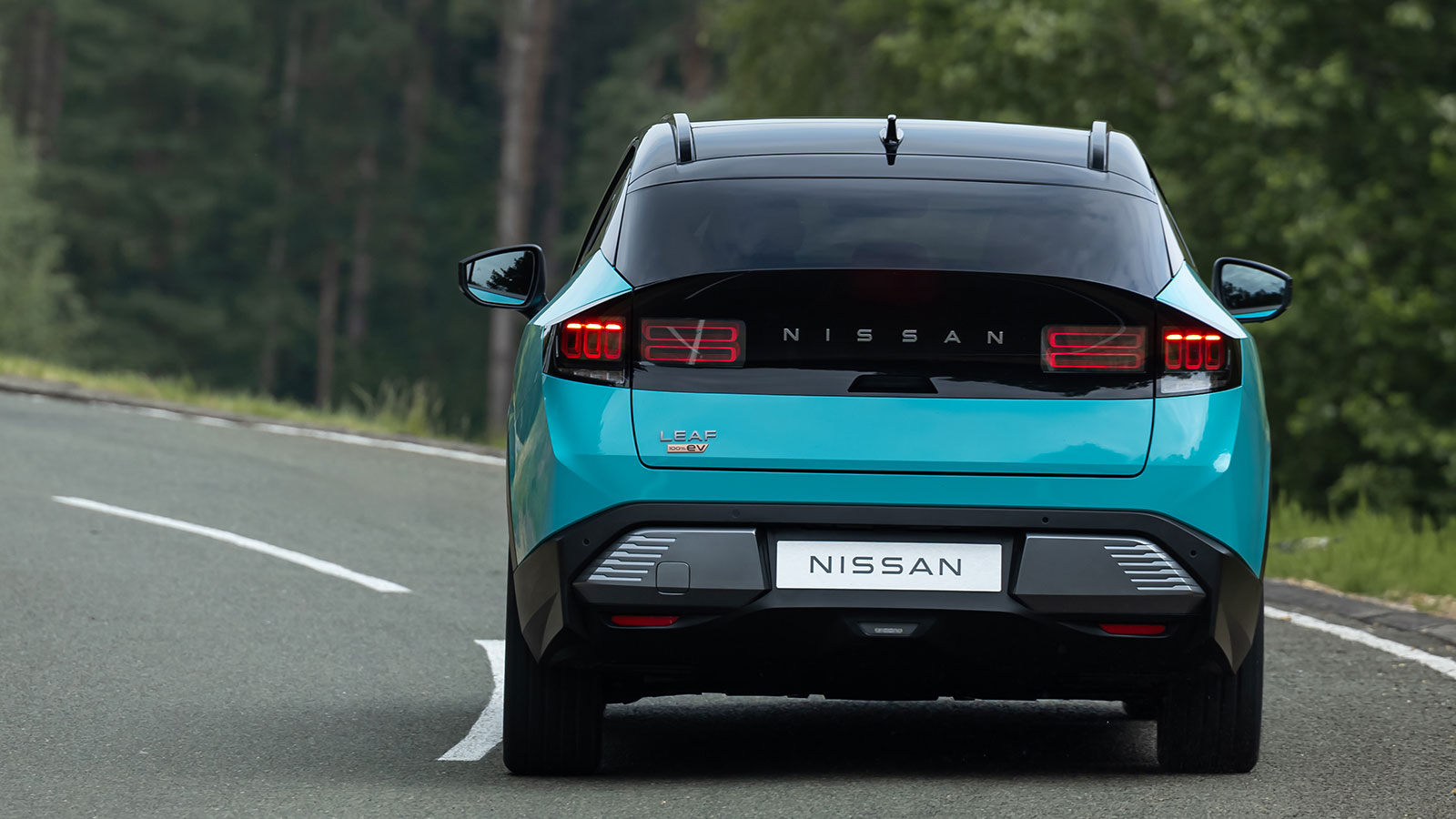 Πατώντας πάνω στην νέα πλατφόρμα CMF-EV, το νέο Leaf αναμένεται να προσφέρει καλύτερα χαρακτηριστικά κίνησης και πιο οδηγοκεντρικό χαρακτήρα, ωστόσο κ