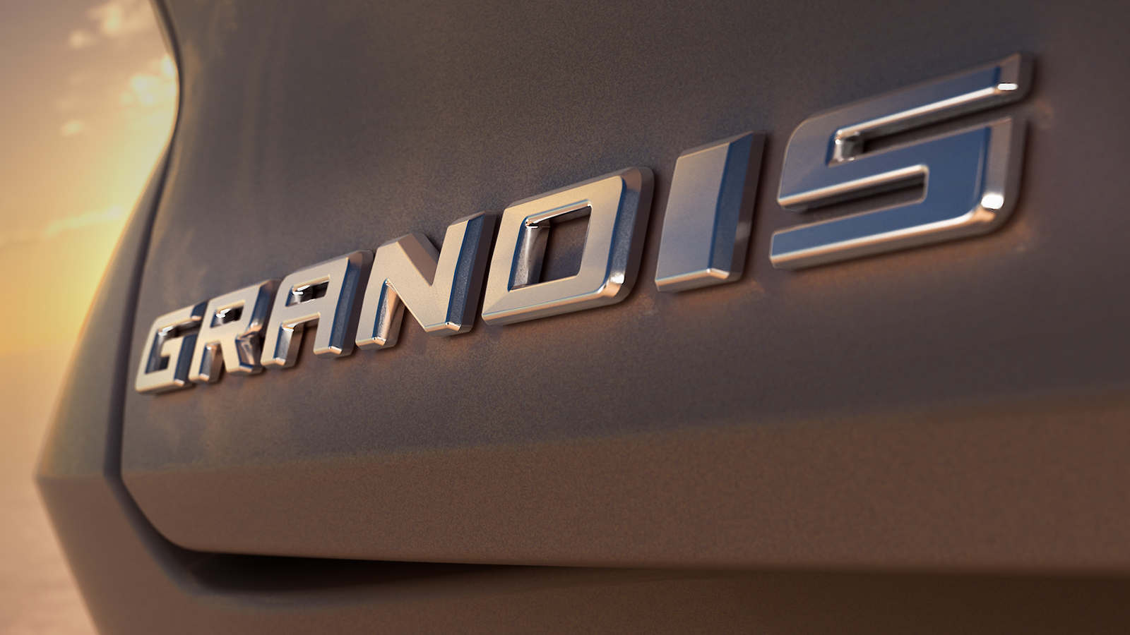 Η Mitsubishi ανακοίνωσε την επιστροφή του Grandis ως SUV