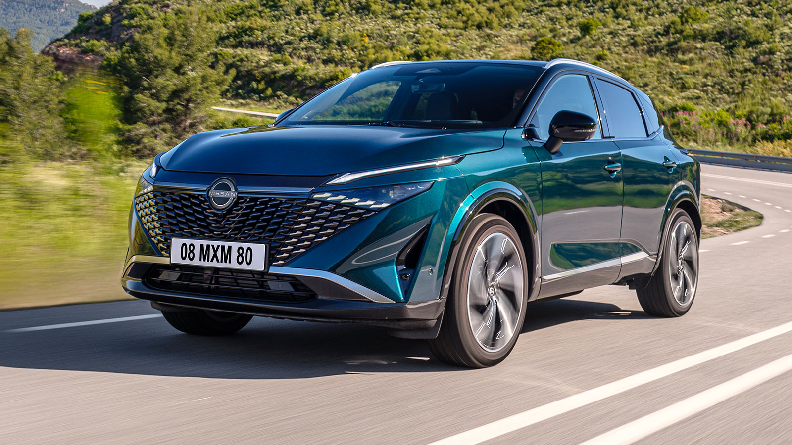 Η κορυφαία έκδοση του Qashqai (e-Power) συνδυάζεται τις καλές επιδόσεις με την οικονομία καυσίμου και εφοδιάζεται με ένα από τα καλύτερα υβριδικά συστ