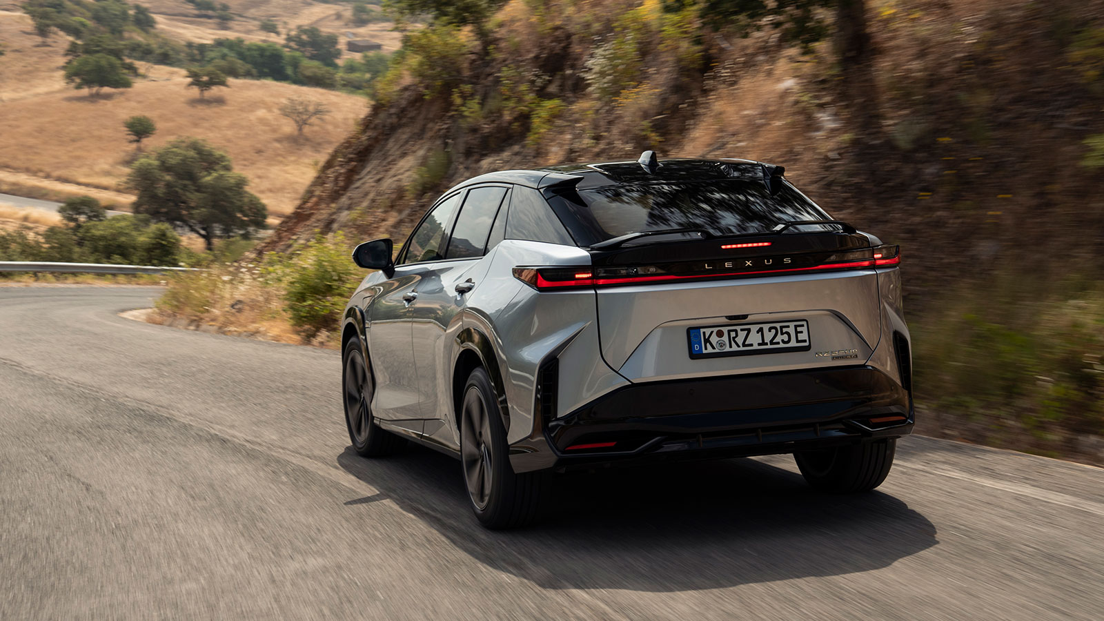 Καταιγιστικές επιδόσεις για το Lexus RZ: 4,4 δλ. για το 0-100 χλμ./ώρα θέλει το ισχυρότερο RZ 550e.