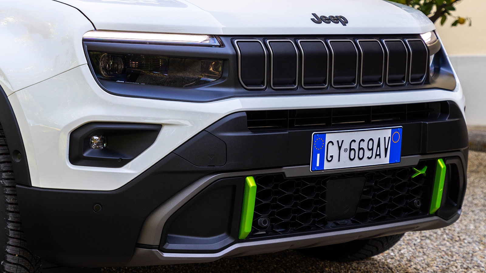 Σχεδιαστικές αλλαγές δεν θα παρατηρήσουμε, πέρα από τους νέους μπροστά προφυλακτήρες με αντιχαρακτική επίστρωση, την ειδική σχεδίαση φώτων ομίχλης και