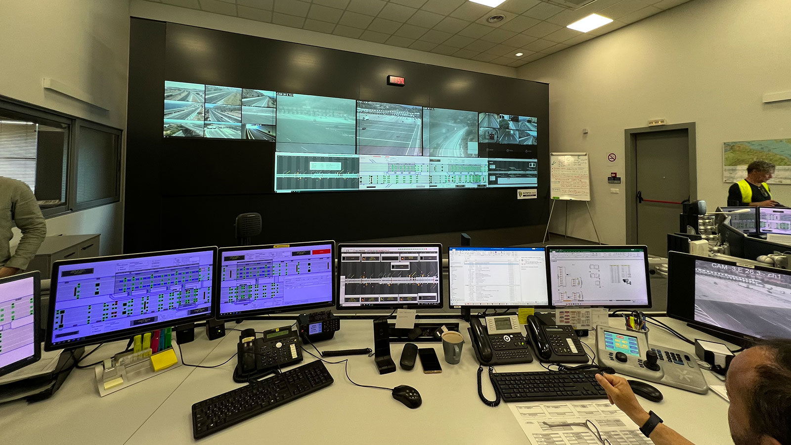 Η Εθνική Οδός που έχει χιλιομετρική χρέωση και κρυφό τούνελ στα διόδια