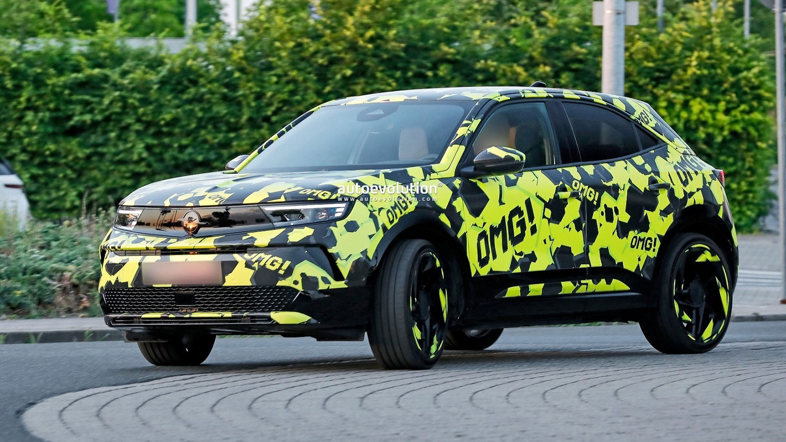 Έρχεται «καυτό» Opel Mokka GSE με 280 PS - Σε δοκιμές στο δρόμο πριν το ντεμπούτο
