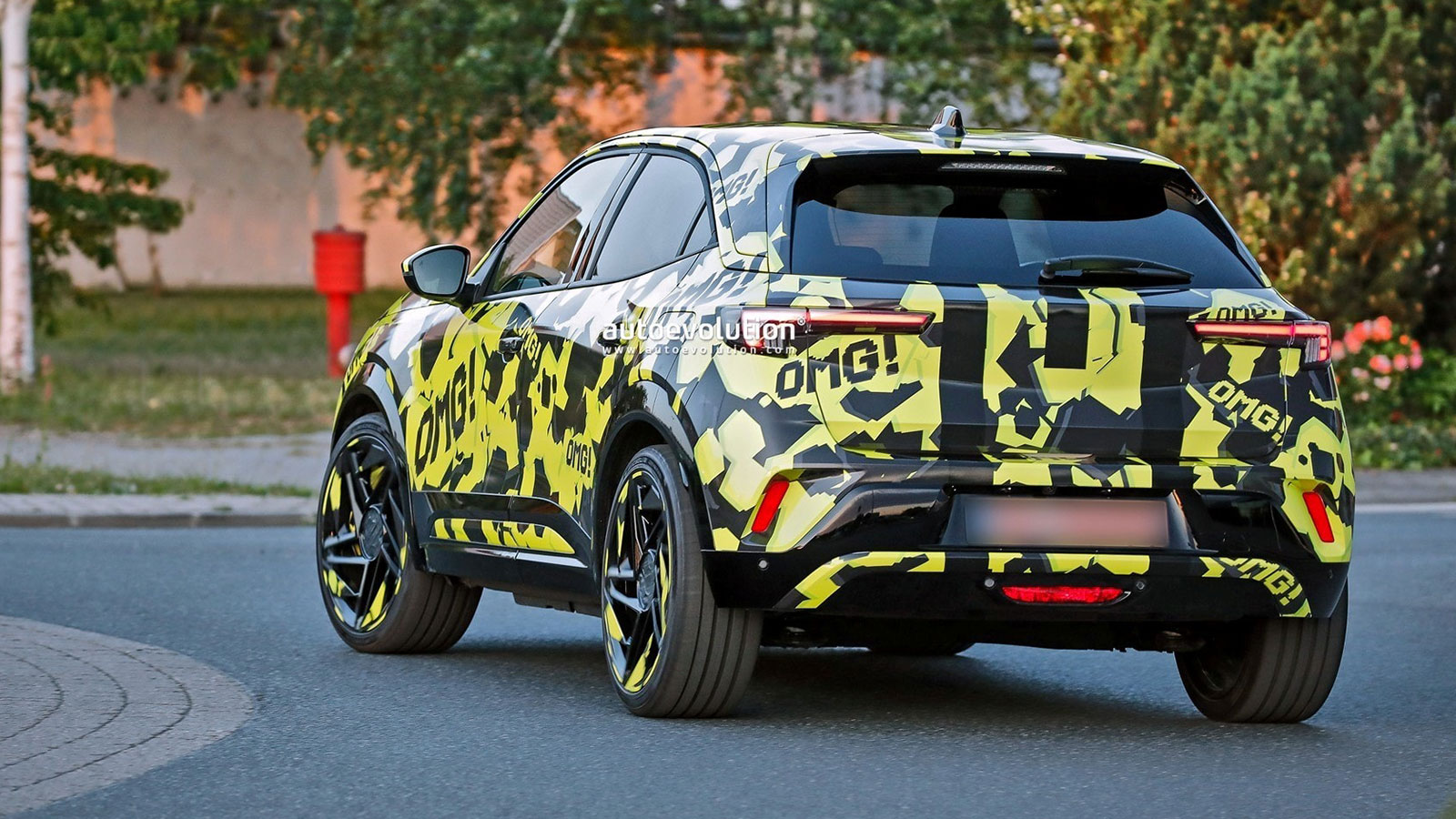 Έρχεται «καυτό» Opel Mokka GSE με 280 PS - Σε δοκιμές στο δρόμο πριν το ντεμπούτο