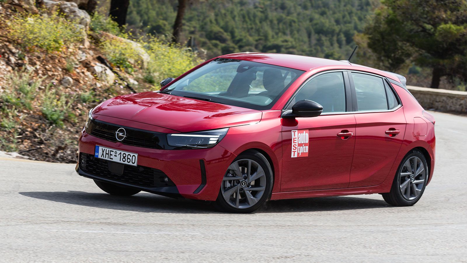 Φωτογραφία του Opel Corsa σε στροφή