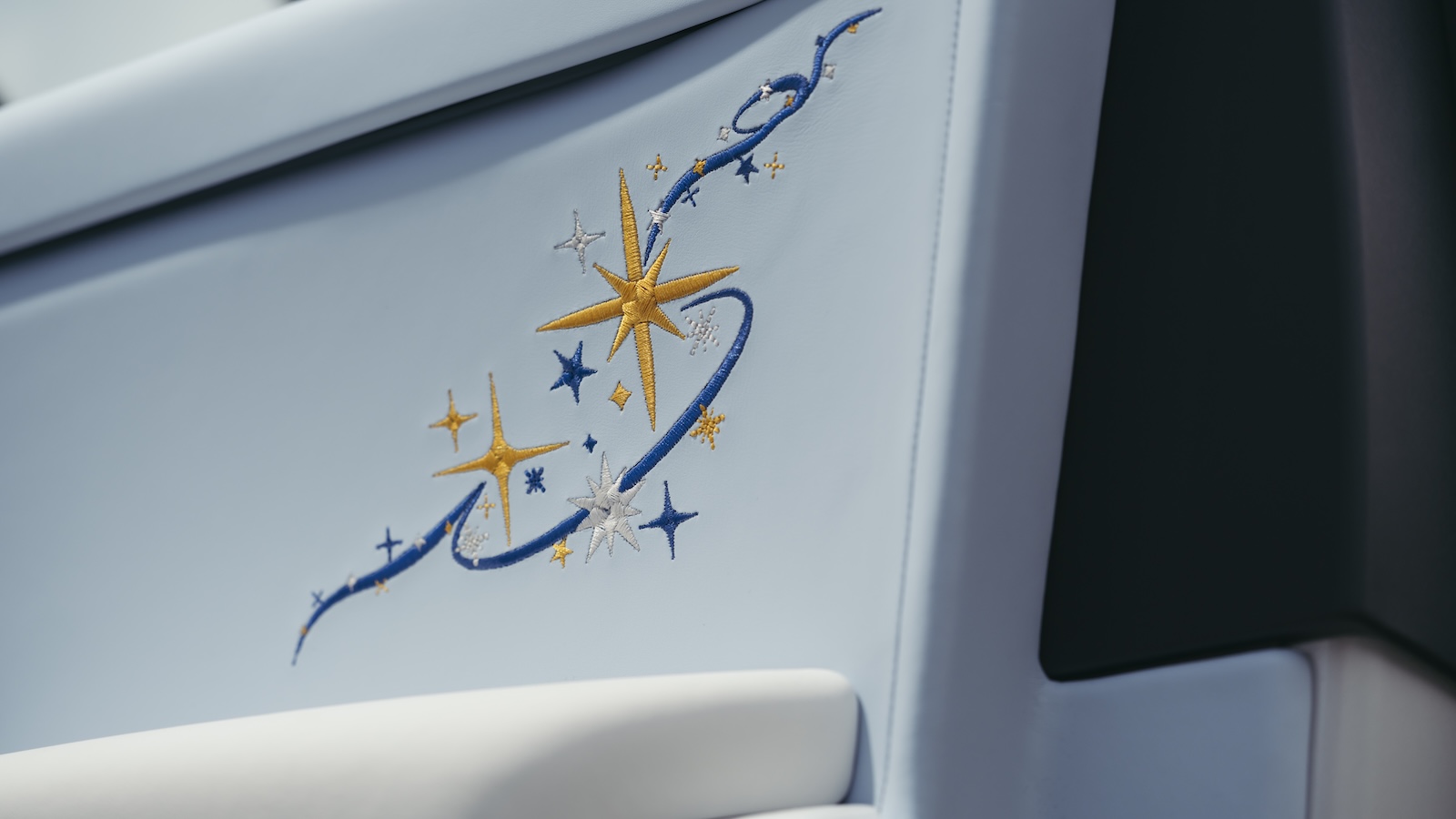 Rolls-Royce Cullinan Cosmos: Ένα one-off που «ζωγραφίζει» τον Γαλαξία