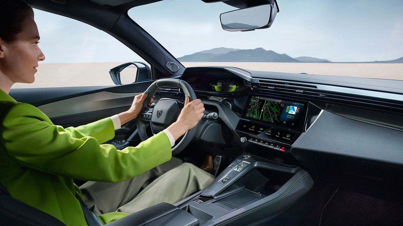 Στην τελευταία γενιά του Peugeot 3008 το Panoramic i-Cockpit είναι εντυπωσιακό και αποτελείται από μια κυρτή αιωρούμενη οθόνη 21 ιντσών υψηλής ευκρίνε