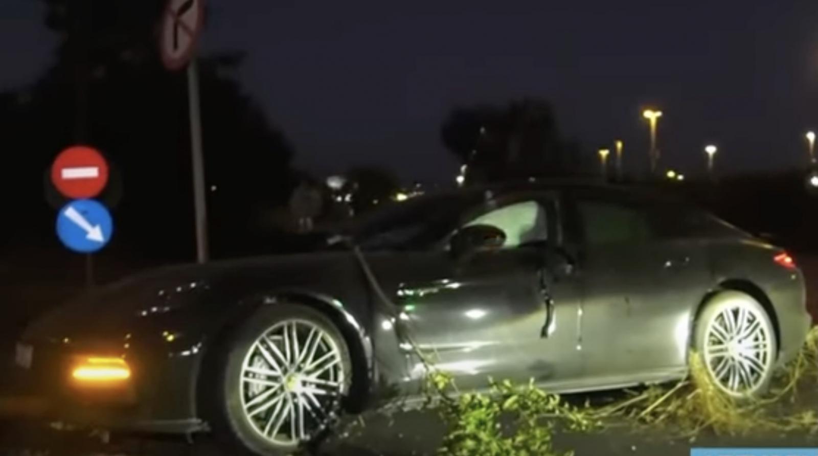 Θεσσαλονίκη: Σοβαρό τροχαίο στη Θέρμη – Δύο τραυματίες, οδηγός Porsche εγκατέλειψε το σημείο