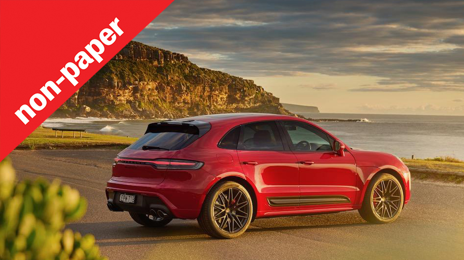 Porsche με την κίνηση μπροστά - Θα το προσέξει άραγε κανείς;