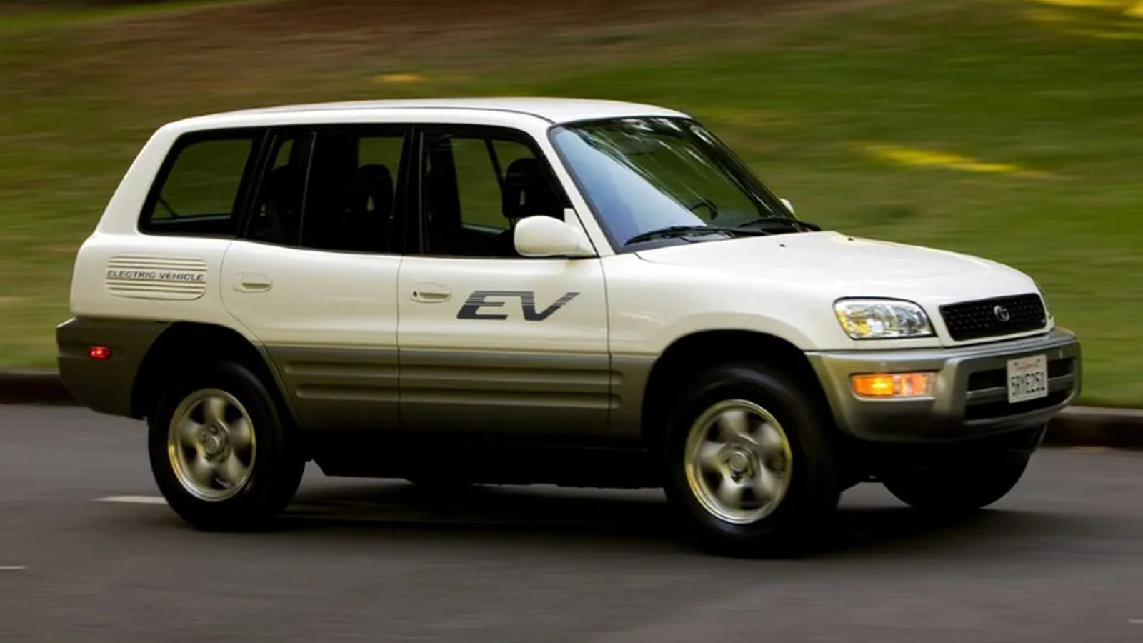 Το Toyota RAV4 έβγαινε ηλεκτρικό πριν 28 χρόνια - Το ήξερες;