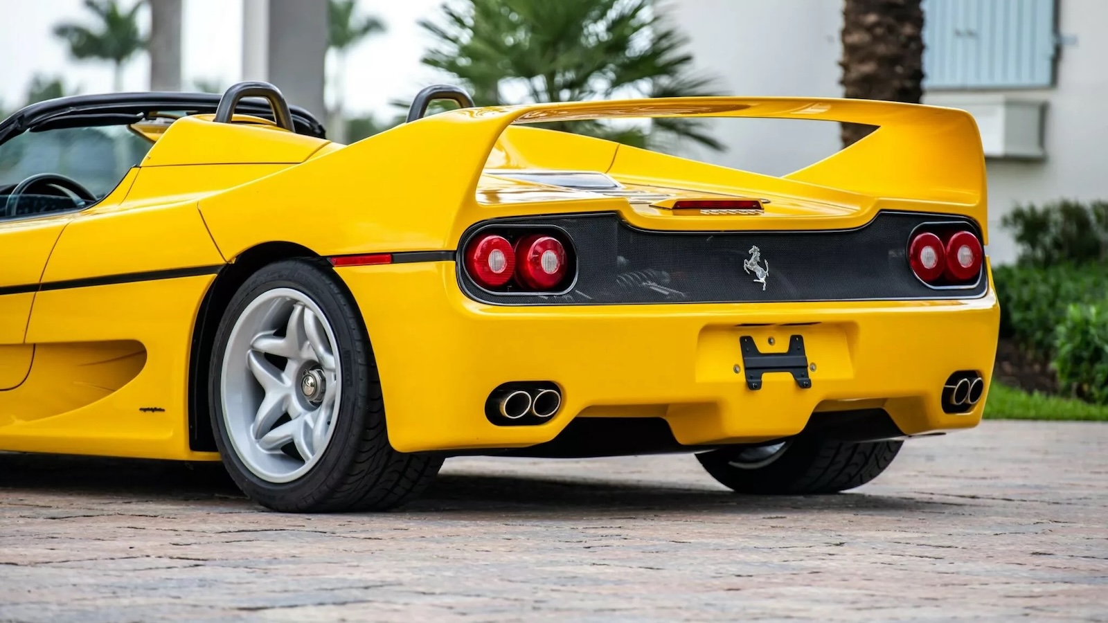 Μοναδική Ferrari F50 πουλήθηκε σε τιμή ρεκόρ