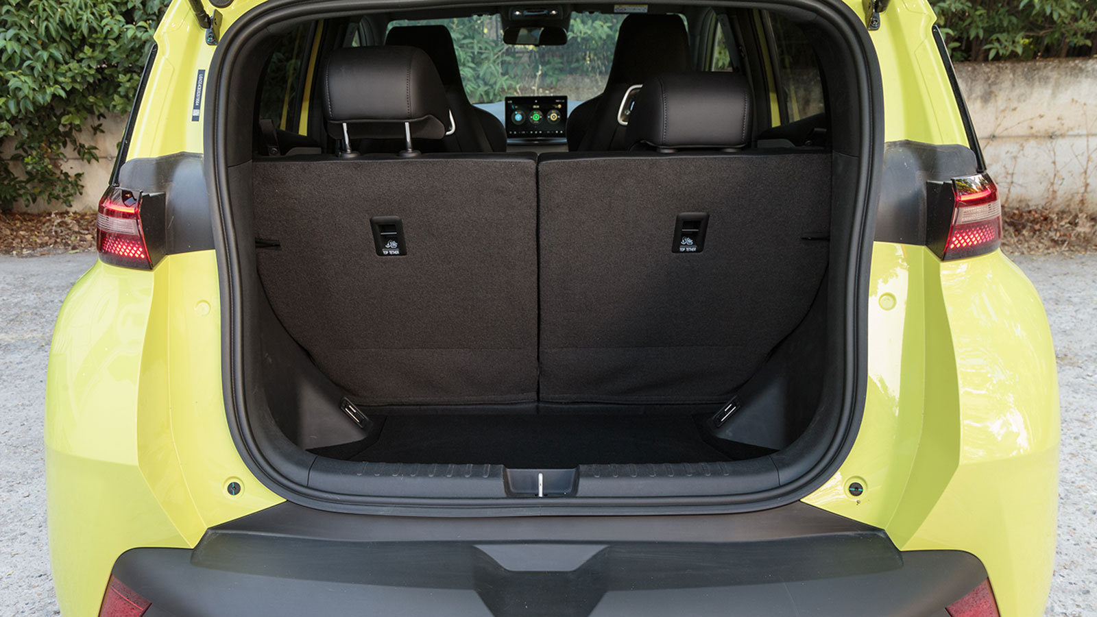 Αρκετά γενναιόδωρος για τα δεδομένα της κατηγορίας είναι ο χώρος των αποσκευών που φτάνει τα 308 λίτρα.