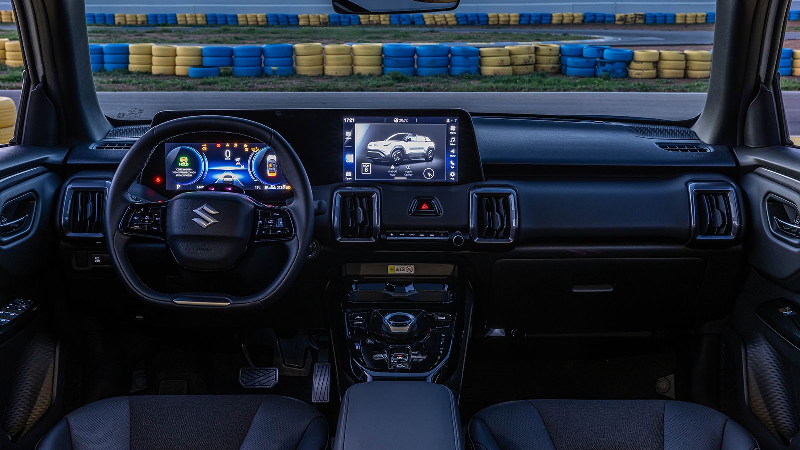 Suzuki eVitara εσωτερικό
