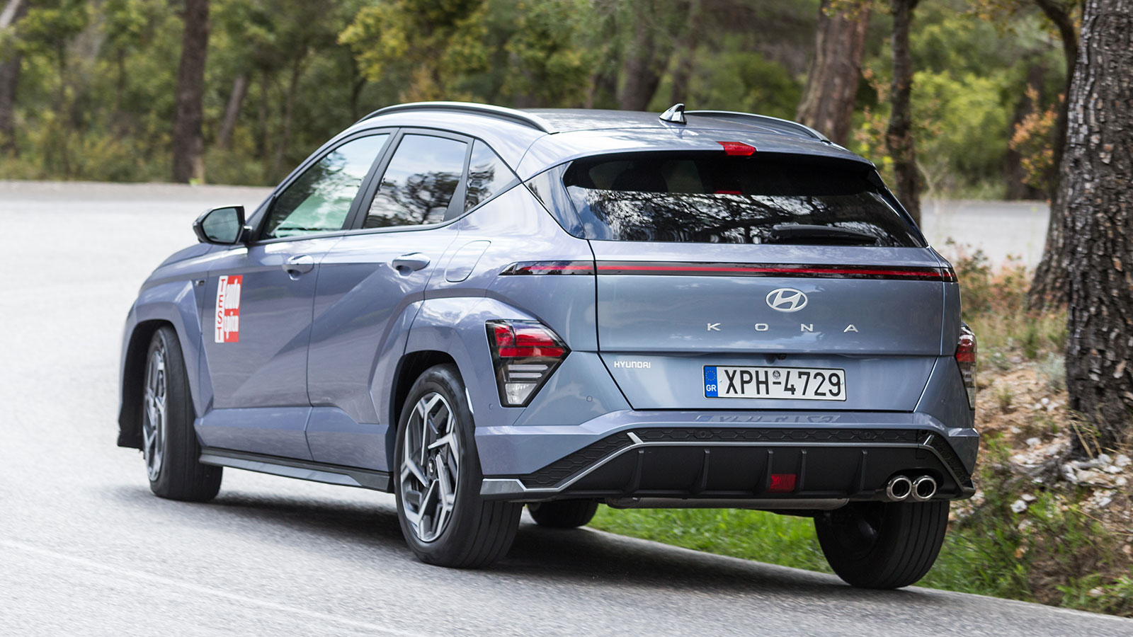 H έκδοση με τα 138 άλογα στην πράξη έχει παρόμοιες επιδόσεις με το κατηργημένο 198άρι Kona, καθώς προσπερνάει σβέλτα, με το 60-100 χλμ./ώρα να έρχεται