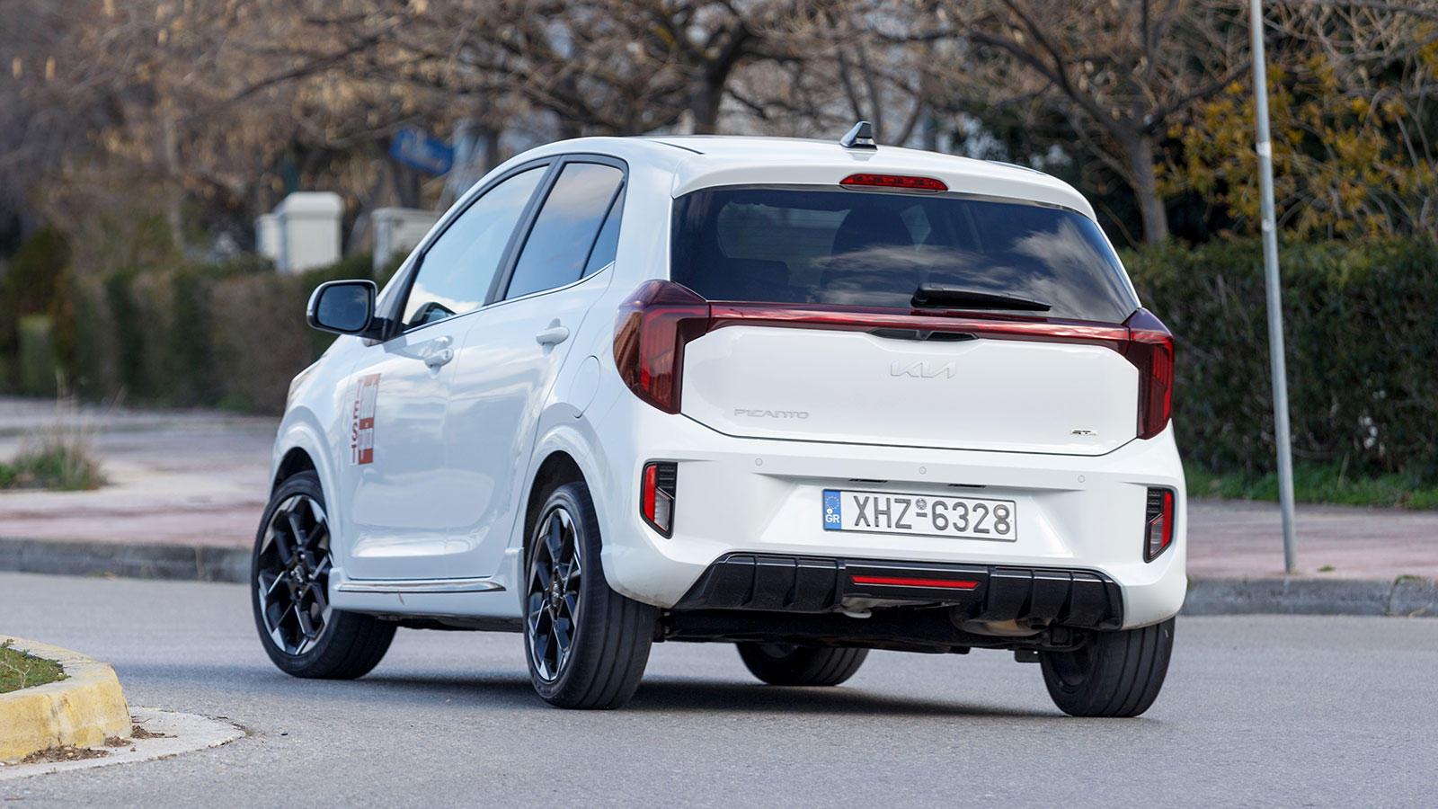 Το Picanto προσφέρει πολύ καλή αίσθηση στον οδηγό του και εκπλήσσει ευχάριστα με την αμεσότητά του, αποτελώντας ένα ιδιαίτερα απολαυστικό για τα δεδομ