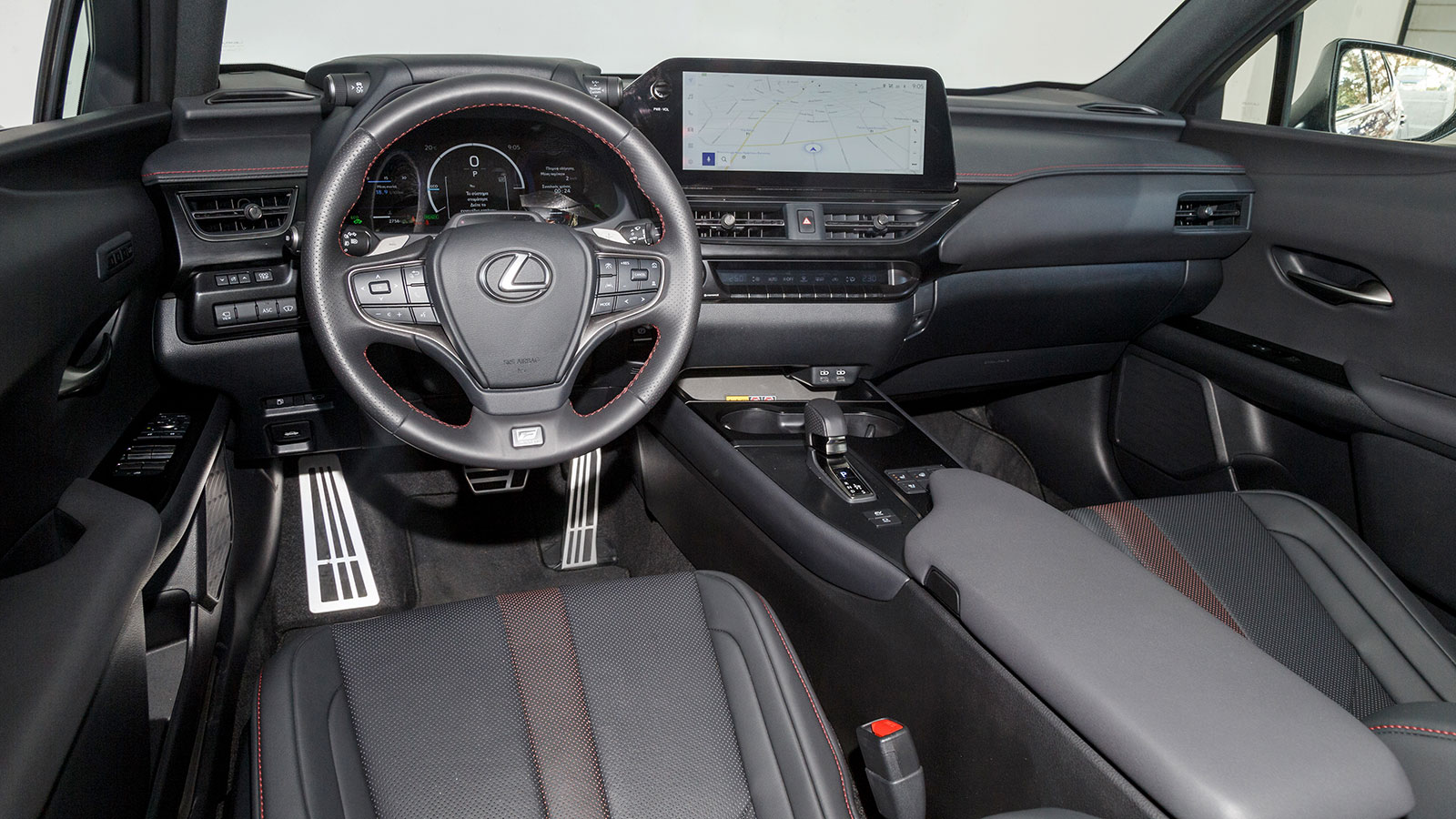 Τα υλικά που έχουν χρησιμοποιηθεί είναι κορυφαίας ποιότητας με αψεγάδιαστη συναρμογή και προσοχή στη παραμικρή λεπτομέρεια.