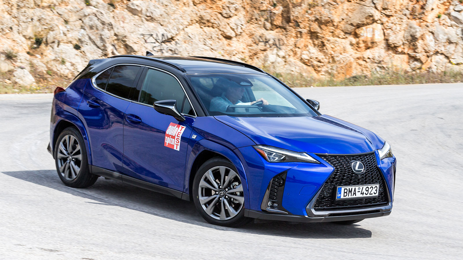 Δοκιμή: Lexus UX 300h E-Four | 4κίνητο, full hybrid με 199 PS