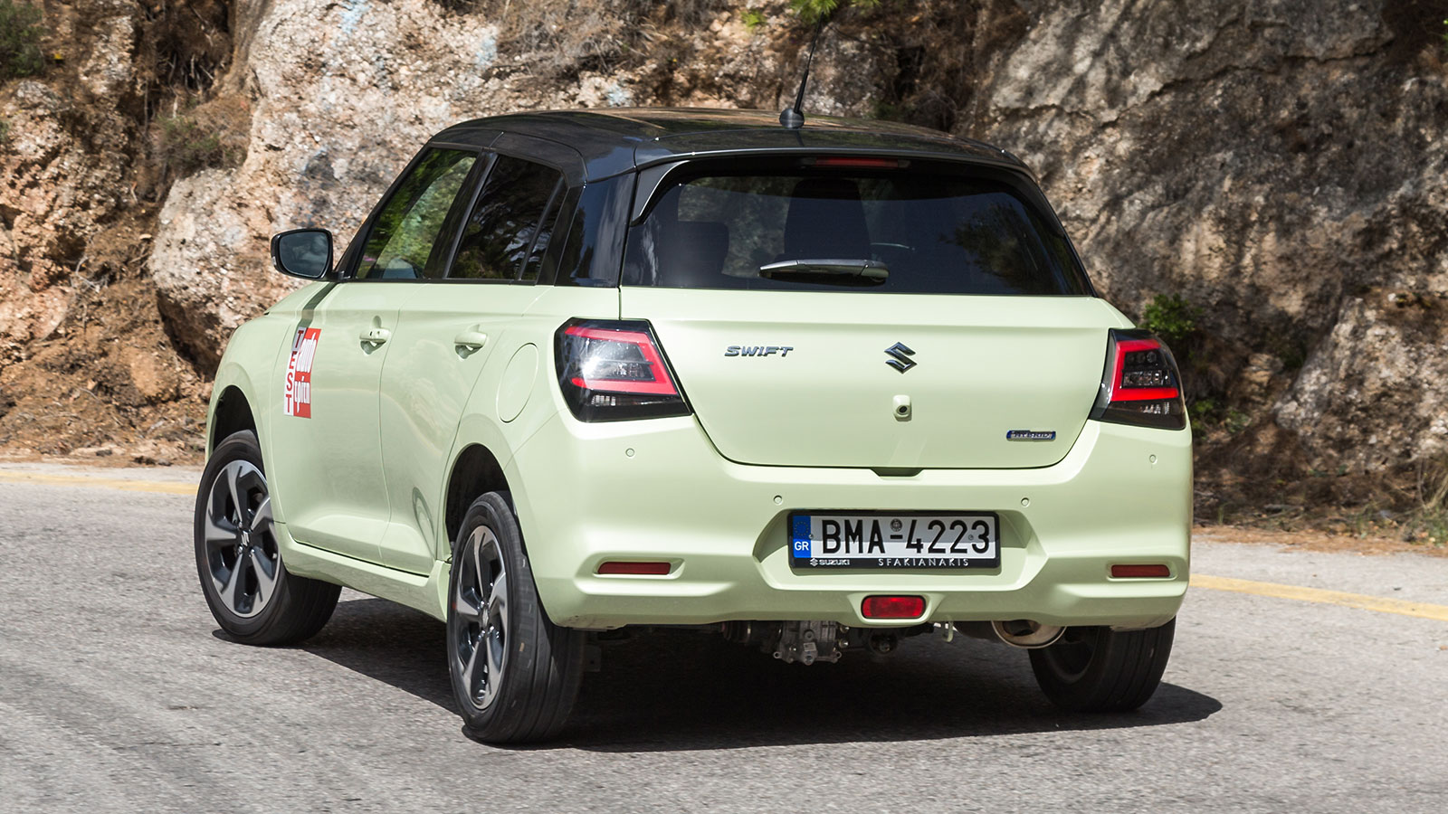 Το νέο Suzuki Swift, όπως είδαμε και από τη δικίνητη έκδοσή του είναι αρκετά ευκολοδήγητο και πρακτικό, έχοντας πιο αστικό προσανατολισμό.