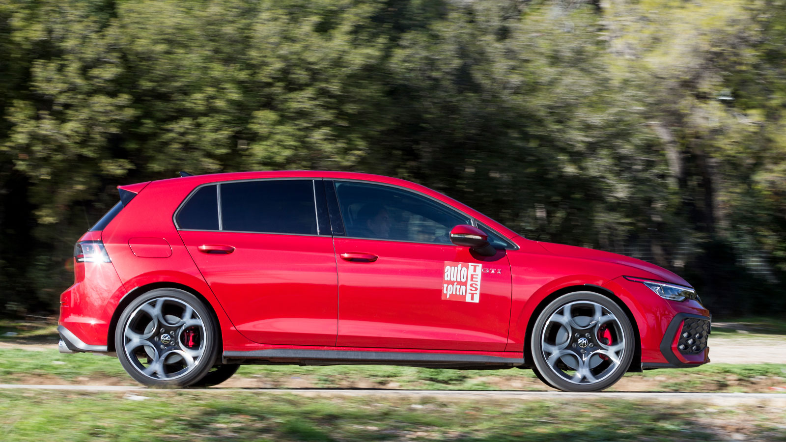 Ο κινητήρας του GTI με το Sport πρόγραμμα λειτουργίας έχει εξαιρετικά άμεση απόκριση, με διαρκές θετικό τράβηγμα σε όλο το φάσμα περιστροφής του και π