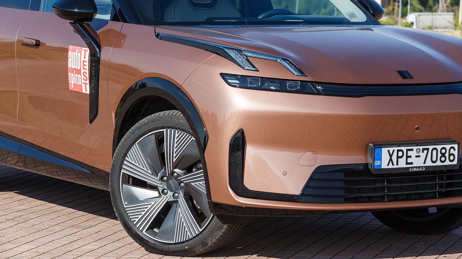 Λεπτομέρειες σχεδίασης εμπρός μέρος Lynk & Co 08