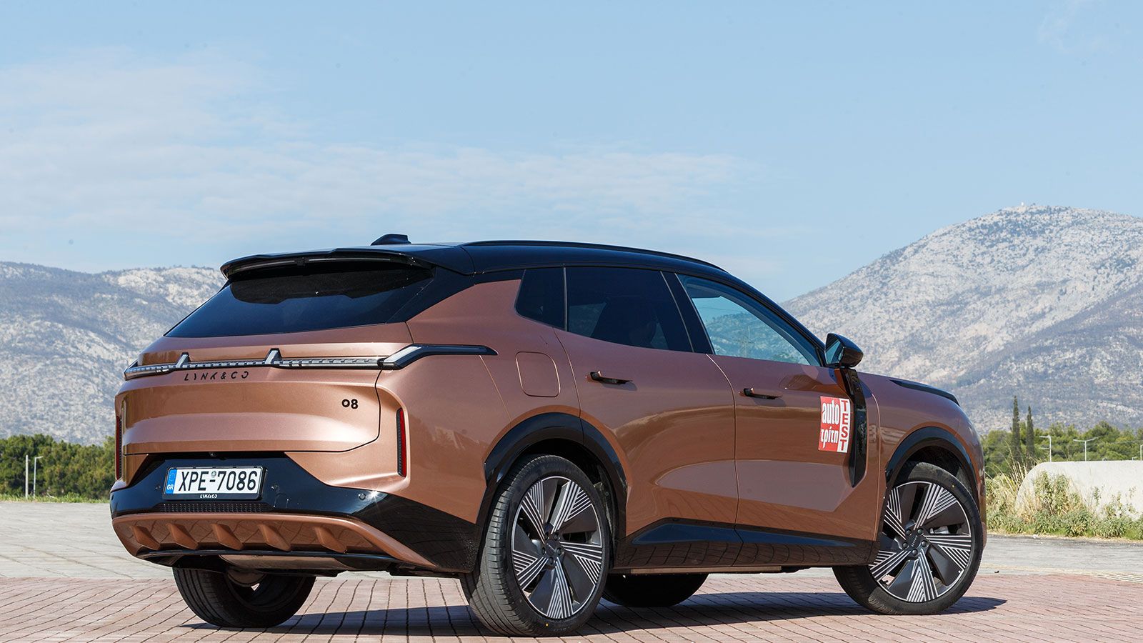 Πίσω όψη στατική Lynk & Co 08