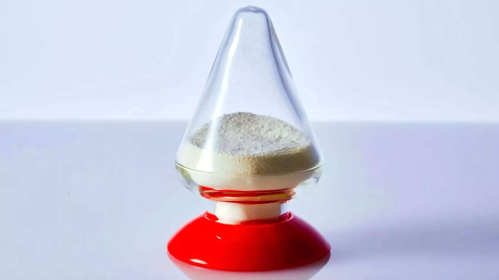 Εργαστηριακό δείγμα στερεάς κατάστασης υλικού για μπαταρίες EV – τεχνολογία Toyota.