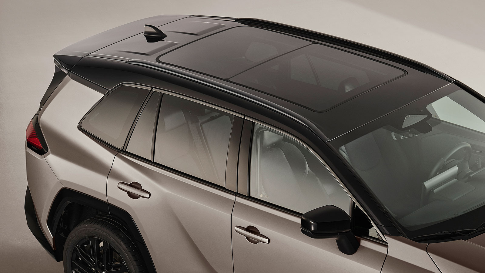 Νέο Toyota RAV4: Πιο high-tech με ιπποδυνάμεις έως 304 άλογα