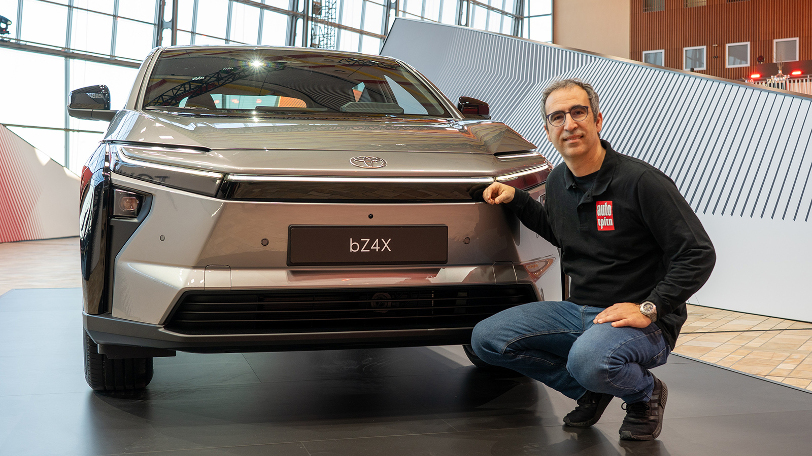 Δύο νέες μπαταρίες 57,7 και 73,1 kWh αντί για 1, πιο γρήγορη AC φόρτιση (22 kWh) και μεγαλύτερη υποοδύναμη οι σημαντικότερες αλλαγές στο ανανεωμένο To