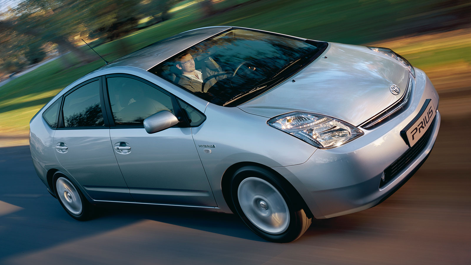 Από το Toyota Prius στο Yaris Cross: Πώς τα υβριδικά έγιναν Νο1 στην Ελλάδα!