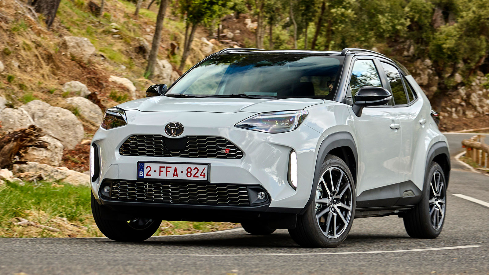 Από το Toyota Prius στο Yaris Cross: Πώς τα υβριδικά έγιναν Νο1 στην Ελλάδα!