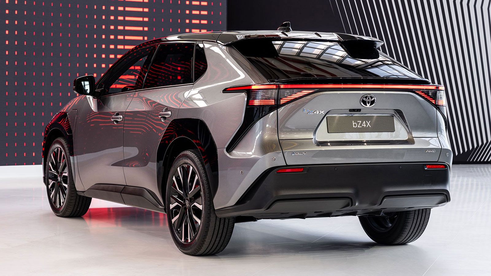 Η Toyota θα έχει μέσα στο 2026 μια πλήρης γκάμα ηλεκτρικών SUV μοντέλων στις βασικότερες κατηγορίες, με το Urban Cruiser στα κόμπακτ SUV, το C-HR+ στα