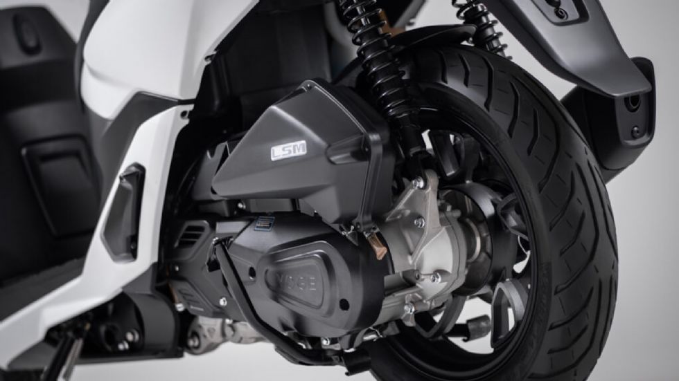 Voge SR16: Ψηλόροδο αστικό scooter με Traction Control και τιμή 2.695 ευρώ