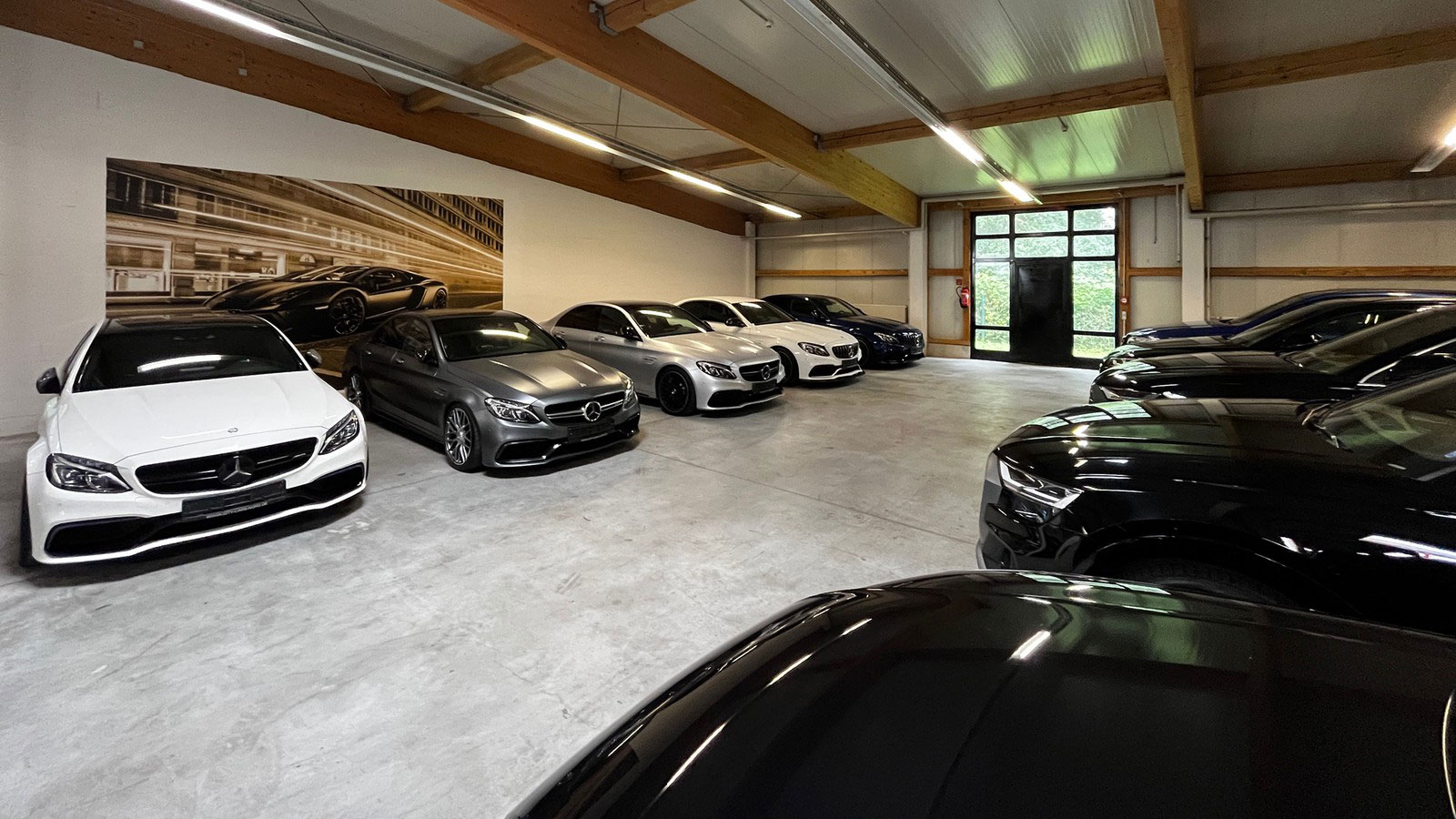 ΑΑΔΕ: Απάτη ΦΠΑ με πολυτελή μεταχειρισμένα - Πώς ελληνικές μάντρες αυτοκινήτων «έφαγαν» 212.000 ευρώ