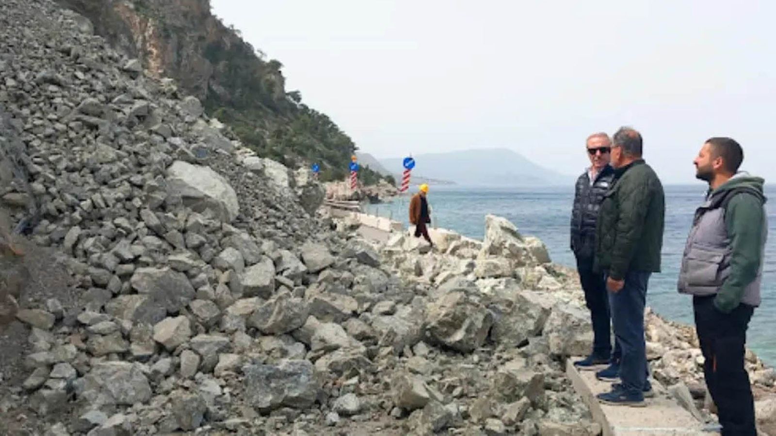 Αλεποχώρι-Σχίνος: Υπογραφές για τις μελέτες αποκατάστασης του δρόμου 