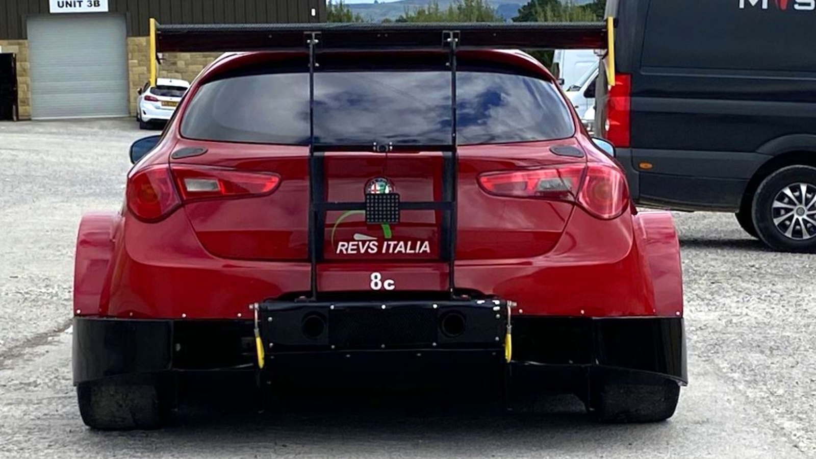 Alfa Romeo Giulietta V8: Το τρελό όνειρο που έγινε πραγματικότητα