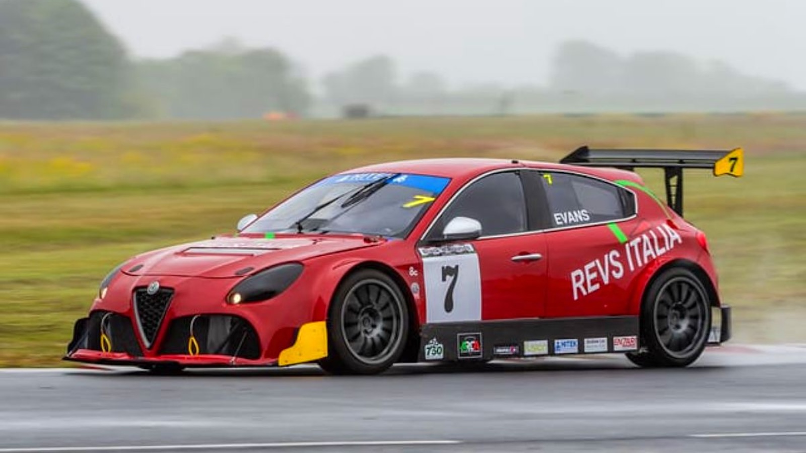 Alfa Romeo Giulietta V8: Το τρελό όνειρο που έγινε πραγματικότητα