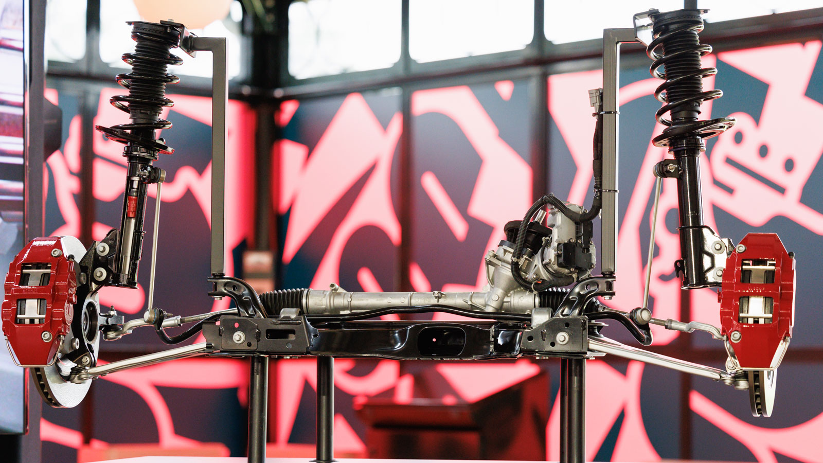 Πού ξεχωρίζει η κορυφαία Alfa Romeo Junior Veloce με τα 281 άλογα;