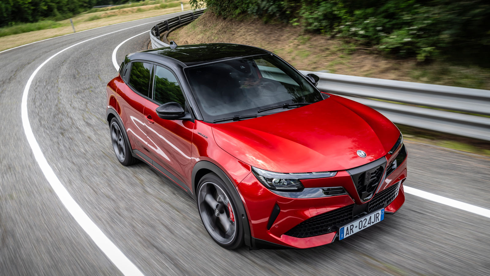 Πού ξεχωρίζει η κορυφαία Alfa Romeo Junior Veloce με τα 281 άλογα;