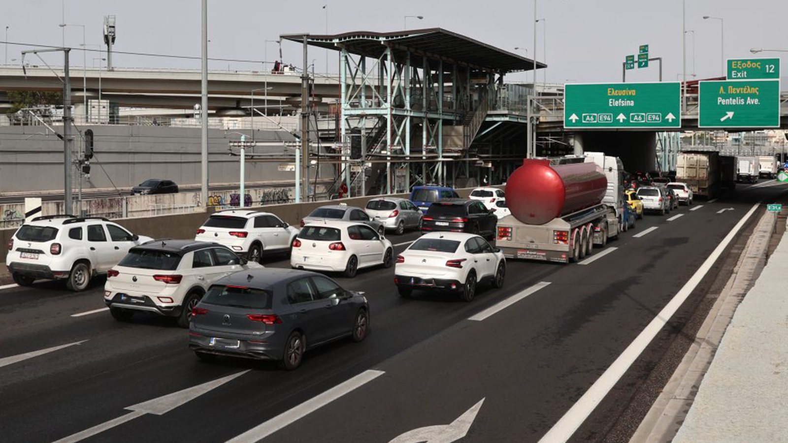 Αττική Οδός: 40χρονη συνελήφθη 2 φορές σε 4 μέρες για οδήγηση στη ΛΕΑ