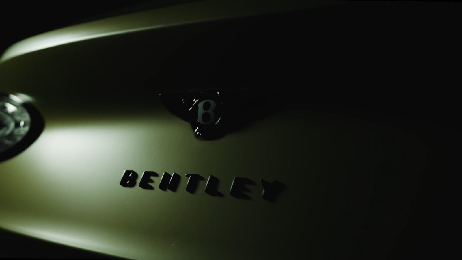 Προ των πυλών η πιο σπορ Bentley Bentayga